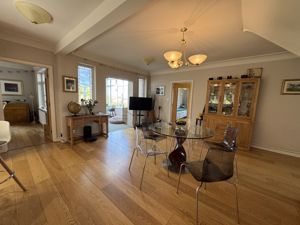 Diner- click for photo gallery